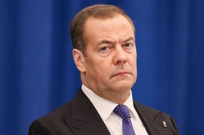 Ông Dmitry Medvedev phát tín hiệu cứng rắn nhằm vào Ukraine