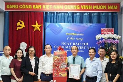 Đảng ủy UBND TP.HCM và các tổ chức, đơn vị đã đến thăm, chúc mừng Tạp chí Doanh Nhân Sài Gòn nhân Ngày Báo chí cách mạng Việt Nam