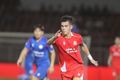 CLB CA TPHCM mừng công, Tiến Linh 'hẹn' mùa tới bùng nổ hơn