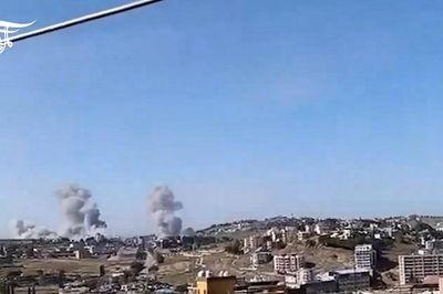 Không kích nổ ra ở Lebanon bất chấp lệnh ngừng bắn giữa Israel – Hezbollah