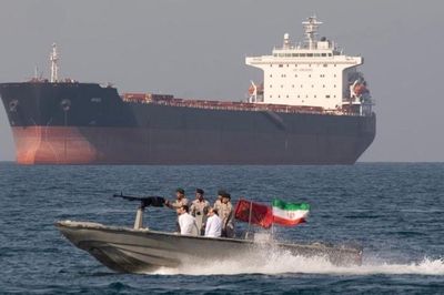 Iran lại đóng cửa eo biển Hormuz, đổ lỗi cho Israel tấn công Lebanon