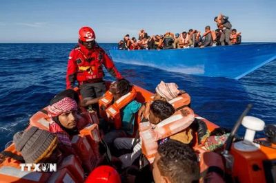 Gần 20 nước EU kêu gọi siết chặt kiểm soát người di cư trái phép