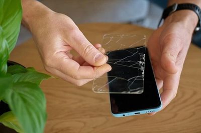 Vì sao kính cường lực smartphone nứt dù chưa từng rơi vỡ?