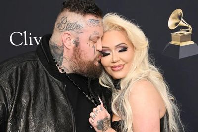 Bunnie Xo gây xôn xao với động thái lạ sau tin ly hôn Jelly Roll