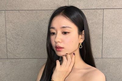 Ahn Eun Jin tiết lộ bữa ăn đơn giản giữa lúc gây chú ý vì giảm 10kg