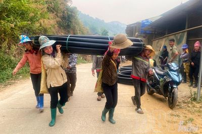 Nước về Phiêng Hin