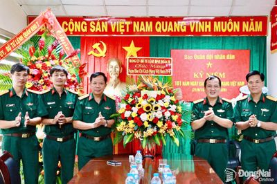 Binh đoàn 16 thăm, chúc mừng các cơ quan báo chí