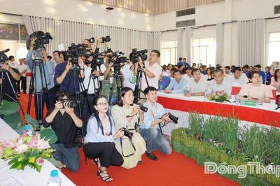 Người làm báo - người đi 'nhặt' những 'hạt giống' của xã hội