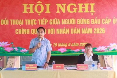 Người đứng đầu cấp ủy, chính quyền xã Ia Hiao đối thoại trực tiếp với cử tri, nhân dân