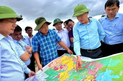 Chủ tịch UBND tỉnh Phạm Anh Tuấn kiểm tra, khảo sát vùng tưới hồ chứa nước Ia Mơr