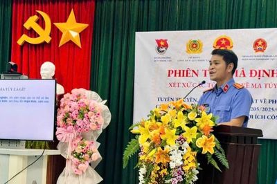 Tuyên truyền pháp luật cho hơn 200 đoàn viên thanh niên phường Quy Nhơn Tây