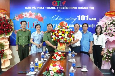 Các cơ quan, đơn vị thăm, chúc mừng Báo và phát thanh, truyền hình Quảng Trị