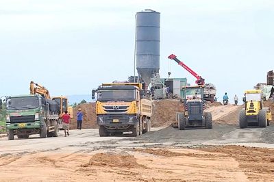 Đề xuất dừng dự án chậm GPMB, cản trở tiến độ giải ngân