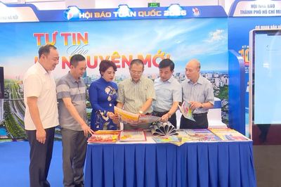 Ấn tượng gian trưng bày báo chí Thủ đô tại Hội Báo toàn quốc 2026