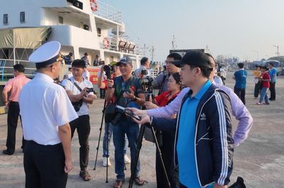 Tác nghiệp ở nhà giàn DK1