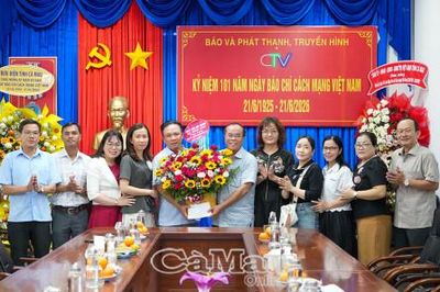 Các địa phương chúc mừng Báo và phát thanh, truyền hình Cà Mau nhân Ngày Báo chí Cách mạng Việt Nam