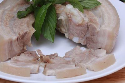 Mẹo luộc thịt lợn thơm ngon, trắng tinh, không khô bã