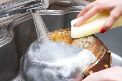 Cách xử lý nồi inox bị cháy sém đơn giản, hiệu quả