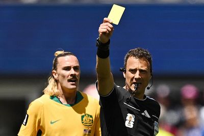 Trọng tài chuột rút ở World Cup bị chê kém: 'Toàn quyết định có lợi cho đội Mỹ'