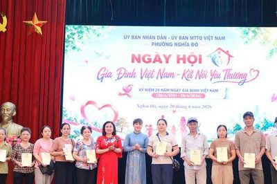Phường Nghĩa Đô lan tỏa giá trị gia đình từ Ngày hội 'Gia đình kết nối yêu thương'