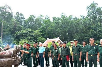 Cựu chiến binh Phúc Sơn báo công dâng Bác tại Khu Di tích K9