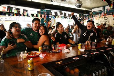 Nhà hàng New York chán nản vì khách World Cup không boa