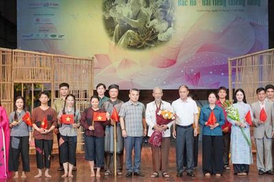 Đưa chương trình 'Bác Hồ - Hai tiếng thiêng liêng' đến gần khán giả địa phương