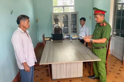 Khởi tố chủ trại heo xả hơn 240 tấn chất thải chưa qua xử lý ra môi trường