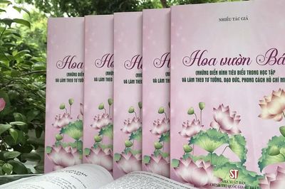 'Hoa vườn Bác' ghi nhận, tôn vinh những tập thể, cá nhân tiêu biểu