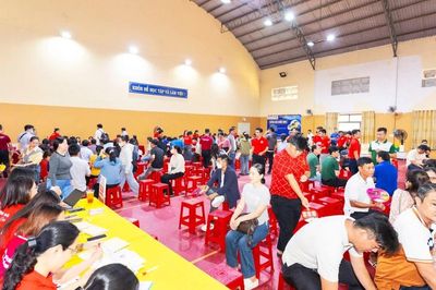 Học sinh, sinh viên, giáo viên tham gia 'Hành trình đỏ' tại Cà Mau