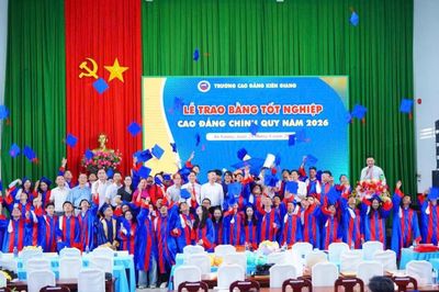 722 tân kỹ sư, cử nhân Trường Cao đẳng Kiên Giang nhận bằng tốt nghiệp