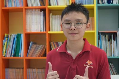 Thủ khoa lớp 10 TPHCM: 'Không đi học thêm, học xong trước 10 giờ đêm'