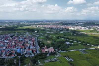 Đất lúa trong khu dân cư đã xây nhà có được chuyển sang đất ở?