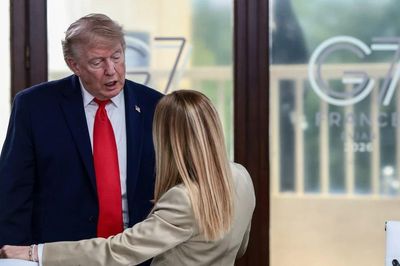 Tổng thống Mỹ Trump tiếp tục công kích Thủ tướng Ý vụ 'xin chụp ảnh'