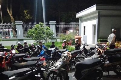 Xử lý hàng chục đối tượng chạy xe máy rú ga, nẹt pô
