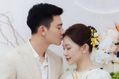 'Nam thần hậu vệ' Phan Tuấn Tài cưới bạn gái hot girl