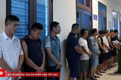 Triệt xóa ổ nhóm đánh bạc, tạm giữ 13 đối tượng