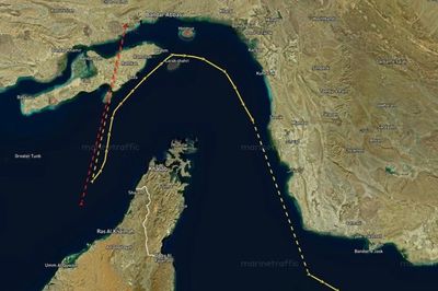 Ông Trump dọa thu phí đối với tàu thuyền đi qua eo biển Hormuz