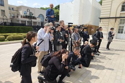 Kiến trúc trụ sở tòa soạn nhìn từ Le Monde và AFP