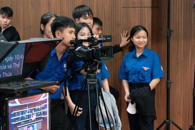 Tòa soạn đổi thay từng ngày, giảng đường báo chí cần chuyển mình ra sao?