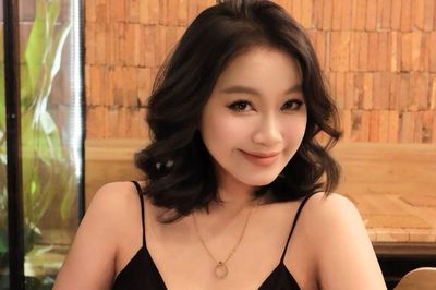Hồ Văn Cường hạnh phúc bên vợ xinh đẹp
