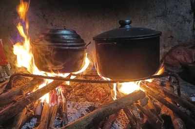 'Một bếp lửa ấp iu nồng đượm'