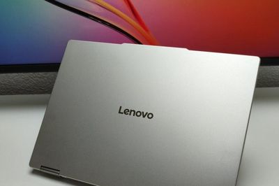 Cận cảnh Lenovo Yoga 7a: Laptop 2-in-1 trang bị 24GB RAM và màn hình OLED đang giảm giá 27%