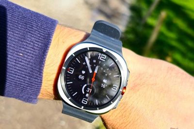 Rò rỉ thiết kế Samsung Galaxy Watch Ultra 2: Thay đổi diện mạo và sự vắng bóng bản Classic