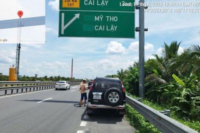 Nhiều tài xế bị xử phạt vì dừng xe không đúng quy định trên cao tốc Trung Lương - Mỹ Thuận - Cần Thơ