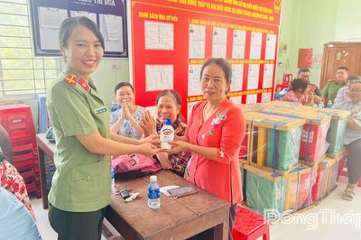 Ra mắt mô hình 'Thùng rác xanh - Khu dân cư sạch'