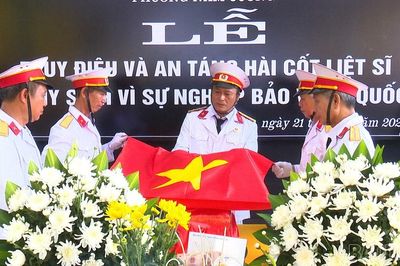 Phường Nam Cường tổ chức truy điệu và an táng hài cốt liệt sĩ