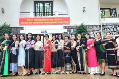 Những nữ nhà báo nối nhịp cầu thông tin đến bon làng Lâm Đồng