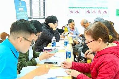 Đà Nẵng đẩy mạnh thanh toán không dùng tiền mặt trong chi trả lương hưu, trợ cấp BHXH