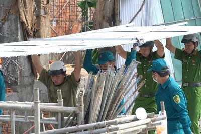 Đồng Tháp: Lực lượng Công an, Quân sự hỗ trợ khắc phục thiệt hại do giông lốc